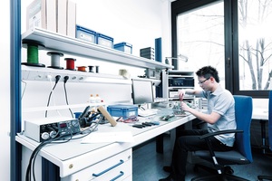 GL_ITS_Photo_Customer Services_ Device Overhaul_Factory Repair_high res_12.08_1200x900.jpg