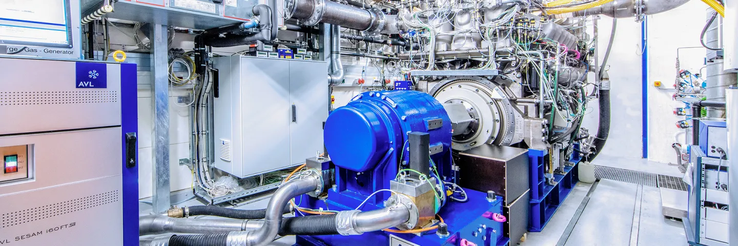 testbed with a large engine installed