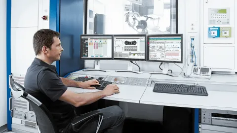 Photo of the operator room of the transmission testbed