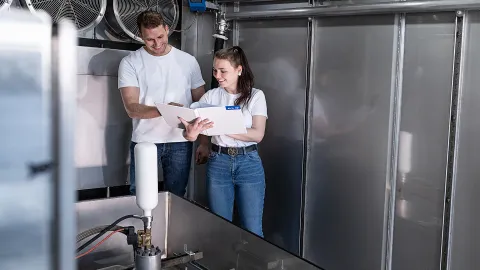 AVL Stingray Testbed in Climatic Chamber with Engineers