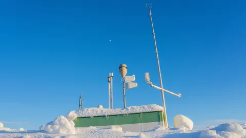 AdobeStock visual, air quality station