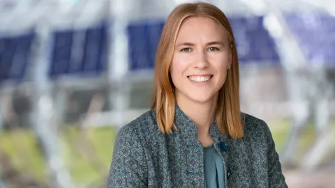 Katharina Weingrill in front of the AVL brain