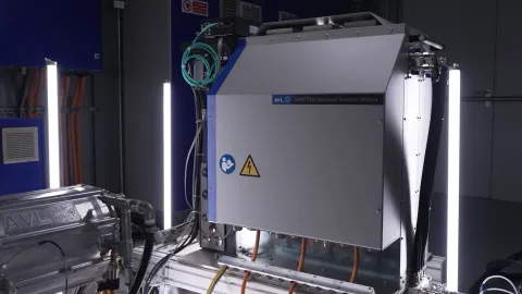 Universal Inverter in action