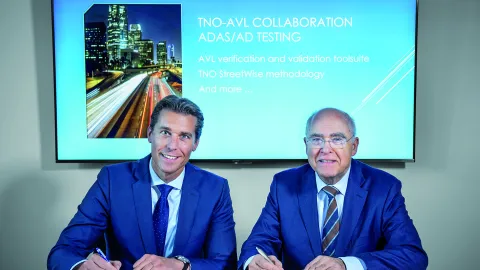 Daan de Cloe, TNO, und Helmut List, CEO AVL Daan de Cloe, TNO, und Helmut List, CEO AVL